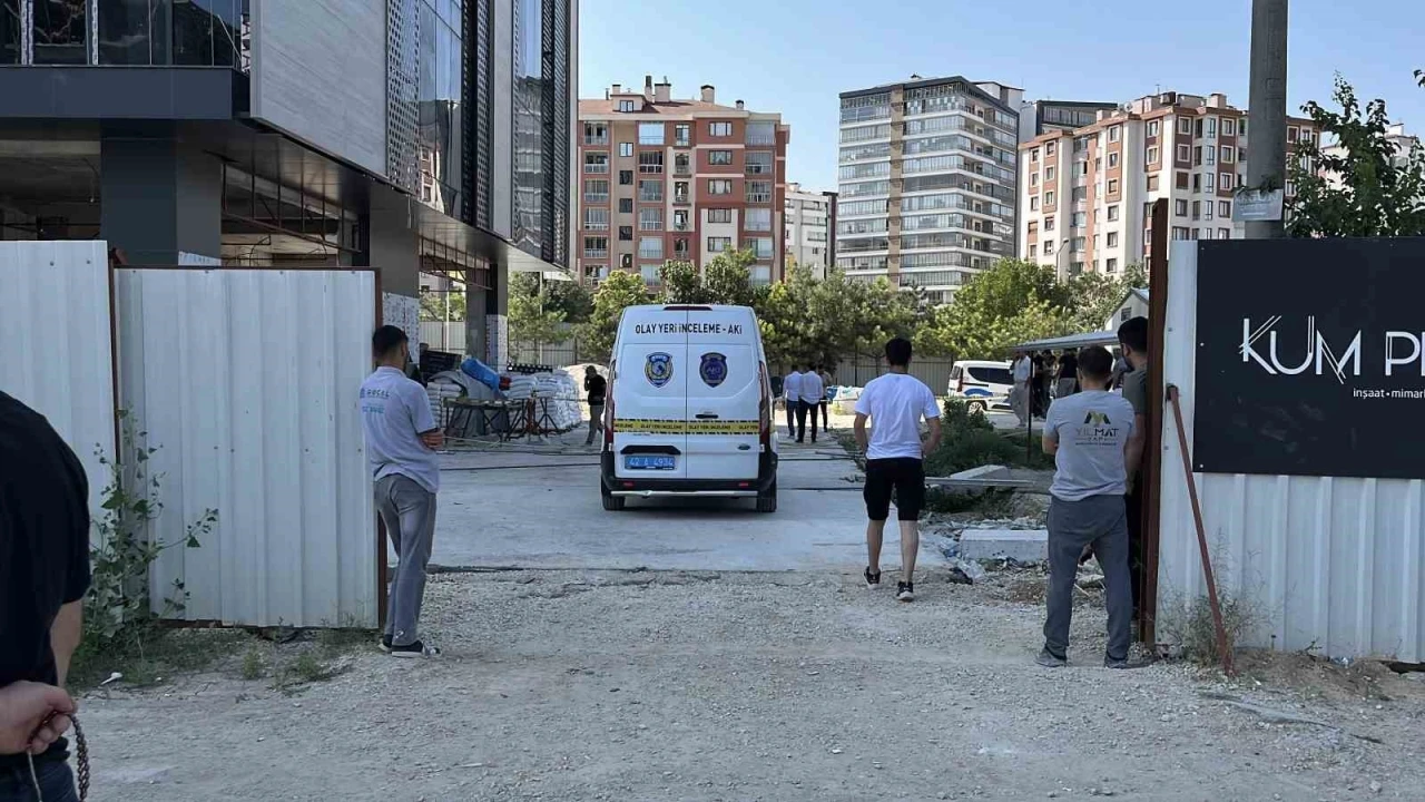 İnşaatın yedinci katında y&uuml;k asans&ouml;r&uuml;nden d&uuml;şen usta &ouml;ld&uuml;
