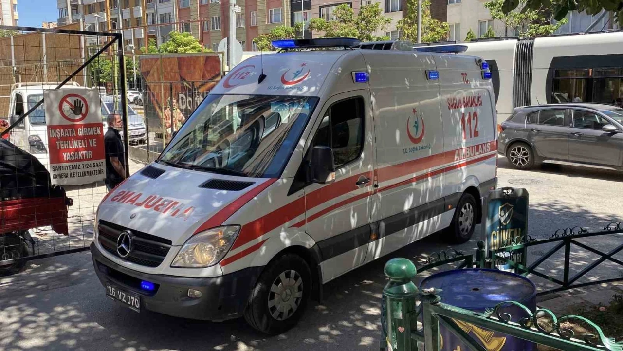 İnşaattan düşen işçi yaralandı
