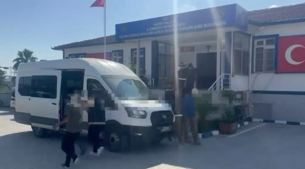 İnsan ka&ccedil;ak&ccedil;ısı 4 organizat&ouml;r tutuklandı
