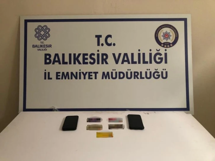 İnternet dolandırıcıları yakalandı
