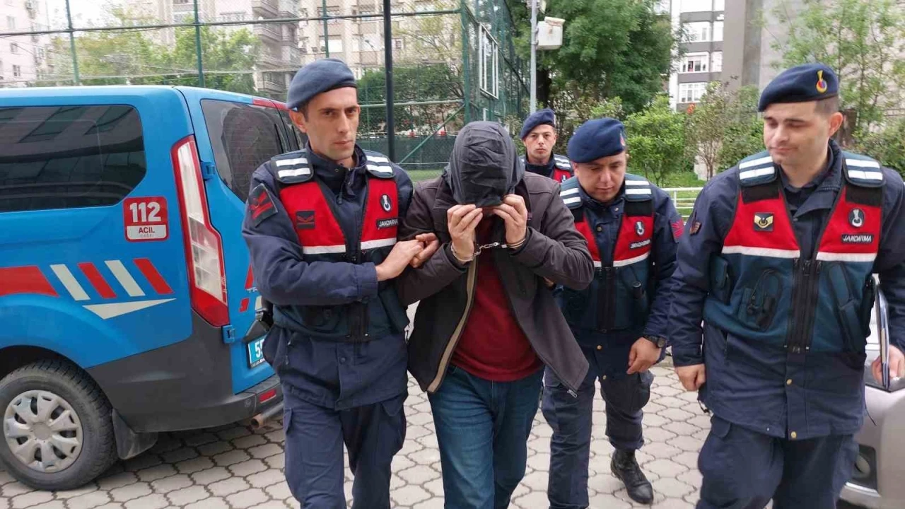 İnternetten izleyip 5. kattaki evini uyuşturucu tarlasına çevirdi
