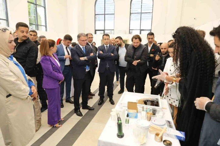 İpekyolu&rsquo;nda &lsquo;ışıltının ahengi&rsquo; sergisi
