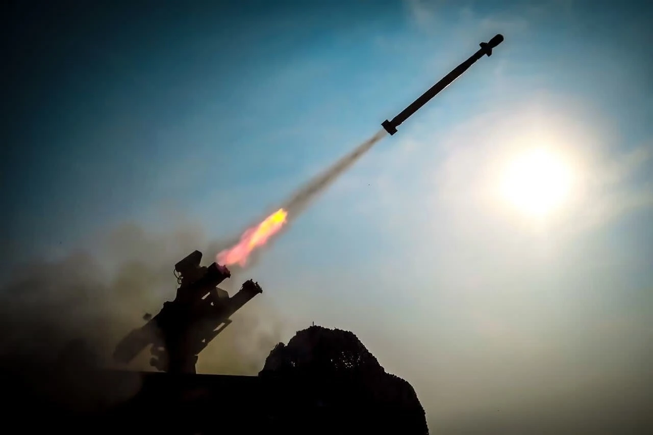 İran’dan Umman Denizi’nde füze atışı
