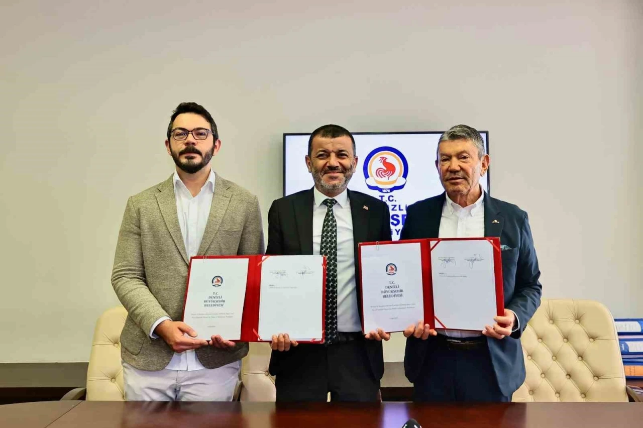 İş adamı Derya Baltalı, Menderes Bulvarı’na modern bir yaya üst geçidi için çalışmalara başladı
