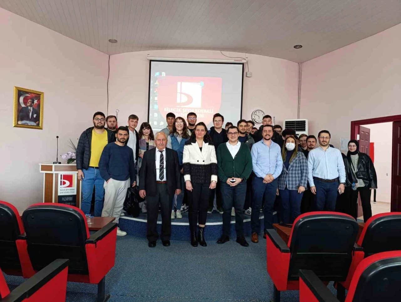 ‘İş Dünyasının Yıldızları Semineri’ yoğun ilgi gördü
