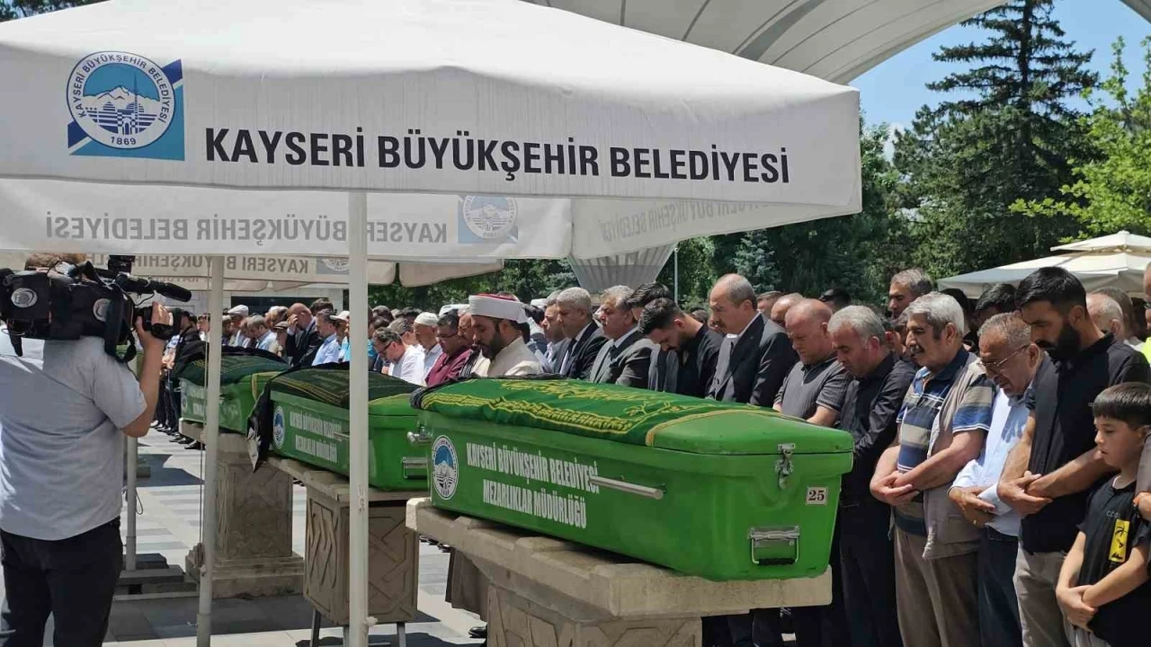 İşadamı Sarptaş son yolculuğuna uğurlandı
