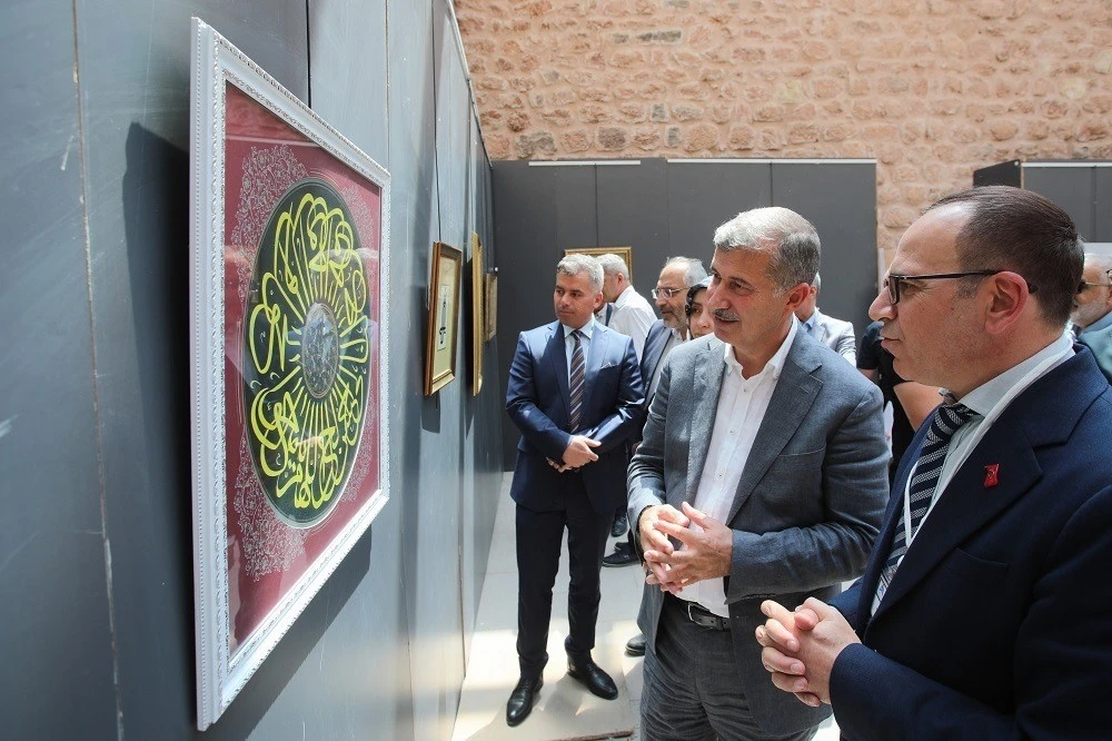 İshak Paşa Sarayı’nda gözdolduran sergi
