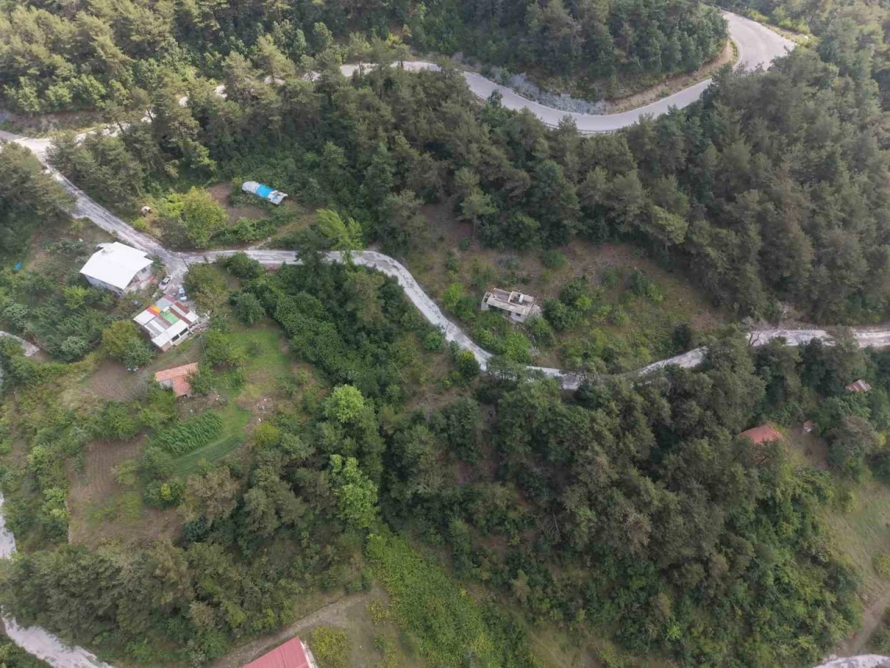 İskenderun Belediyesi yaylalara 90 bin metrekare parke taşı d&ouml;şedi
