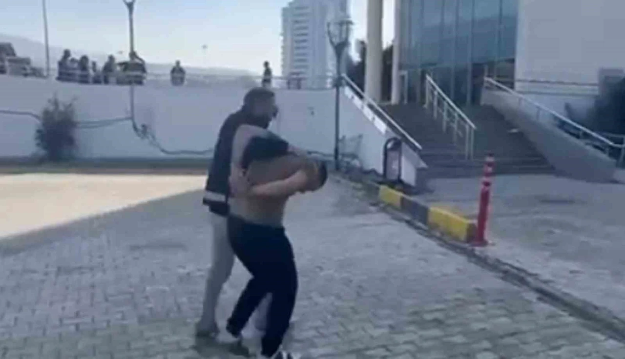 İskenderun’da kasten yaralama ve tehdit şüphelisi tutuklandı
