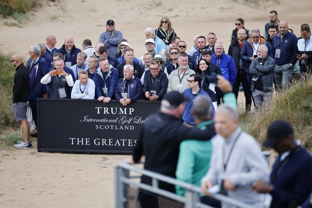 İskoçya’da yeni golf tesisi açan Trump: &quot;Savaşları durdurmak, golf oynamaktan daha önemli&quot;
