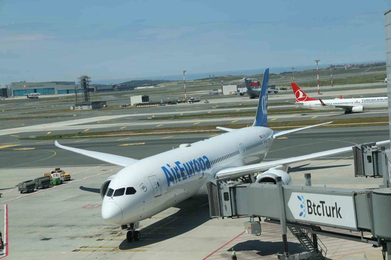 İspanya havayolu şirketi Air Europa Madrid-İstanbul seferlerine başladı
