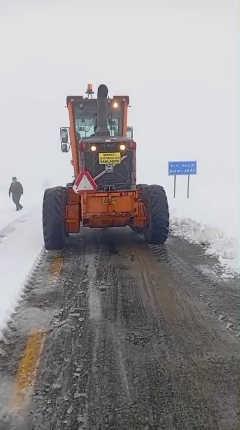 İspir’de temmuz ayında kar sürprizi
