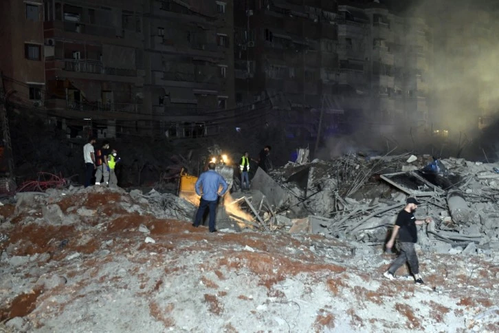 İsrail'den Beyrut'a Gece Boyu Saldırılar