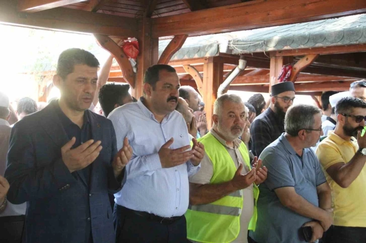 İsrail işgalinde &ouml;len Filistinliler i&ccedil;in gıyabi cenaze namazı kılındı
