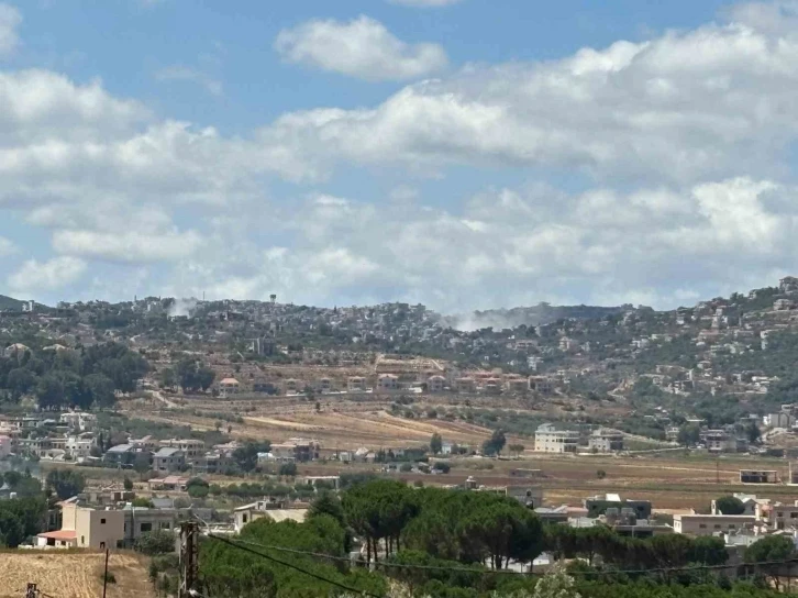 İsrail topçuları, Lübnan’ın güneyindeki köyü vurdu