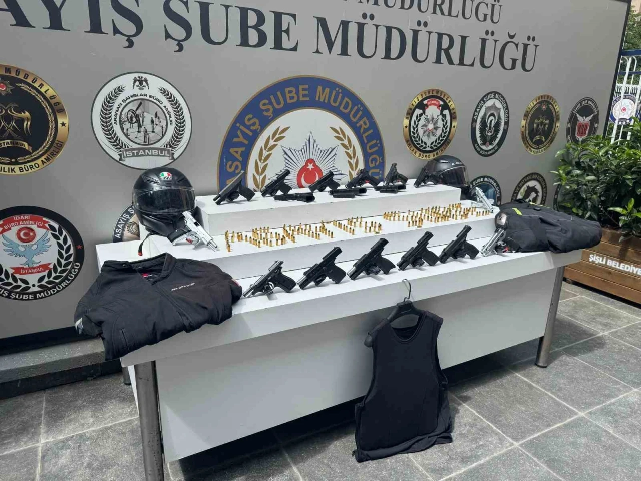 İstanbul’da 10 ilçede suç çetelerine eş zamanlı operasyon düzenlendi: 29 şüpheli yakalandı