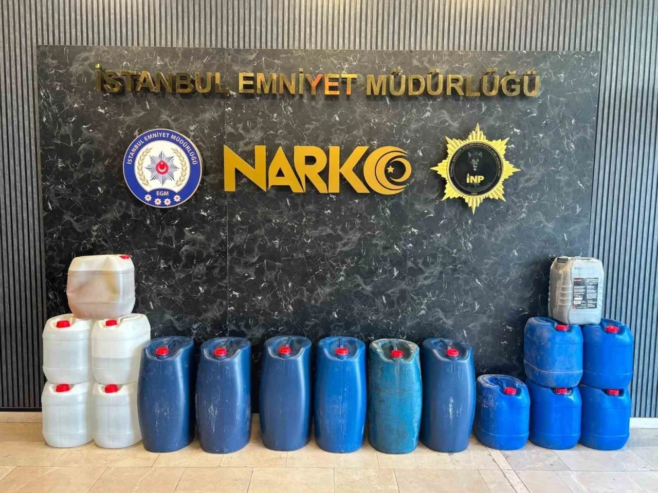 İstanbul&rsquo;da 519 kilo sıvı metamfetamin ele ge&ccedil;irildi
