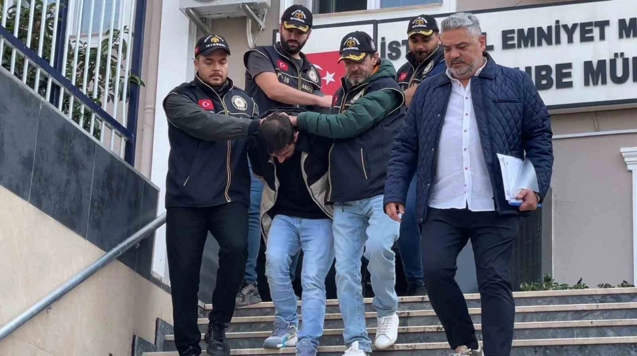 İstanbul’da cinayet anı kamerada: Kamyonetin önünü kesip sürücüyü öldürdüler, Bitlis’te yakalandılar