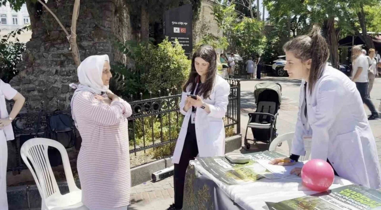 İstanbul&rsquo;da &lsquo;Hareket Yaşını &Ouml;ğren, Sağlıklı Yaşa&rsquo; standı kuruldu
