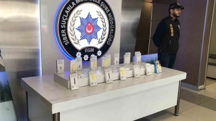 İstanbul’da kurumsal internet sitelerini kopyalayarak dolandırıcılık yapan 3 kişi yakalandı
