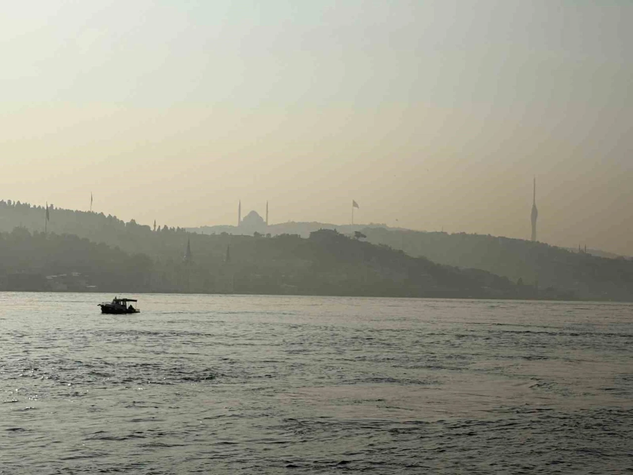 İstanbul’da sis boğaz çevresinde etkili oluyor
