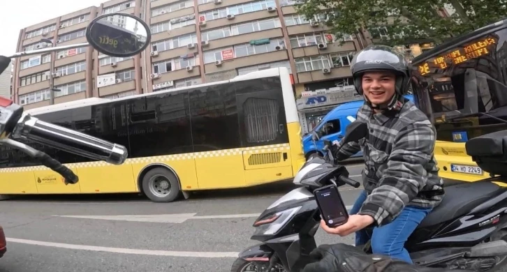 İstanbul’da trafikte kahkahaya boğan kaza: Motosikletine çarpan kişi annesi çıktı
