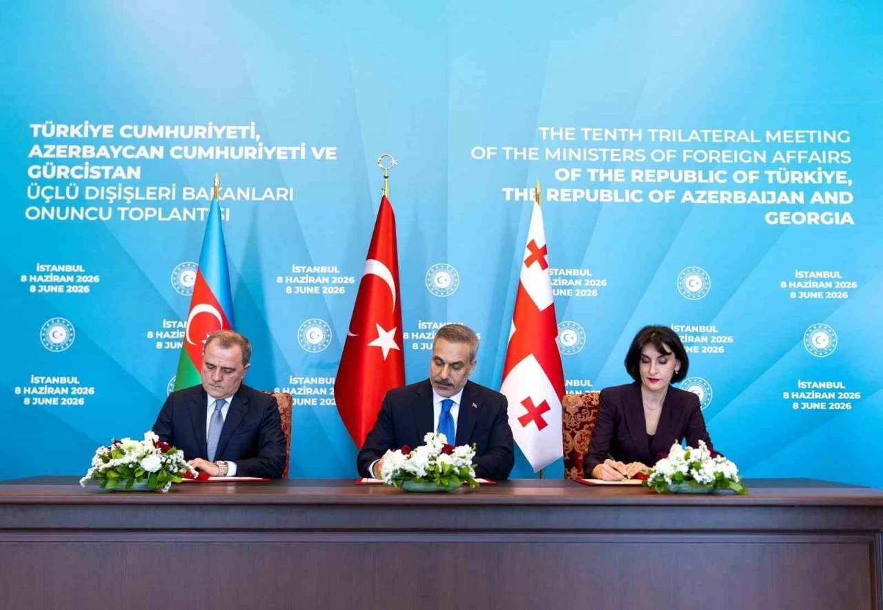 İstanbul&rsquo;da T&uuml;rkiye-Azerbaycan-G&uuml;rcistan arasında İstanbul Bildirisi imzalandı
