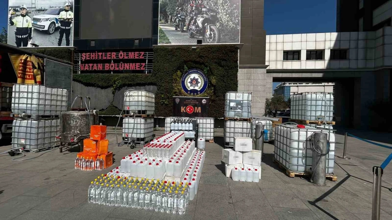 İstanbul’da yaklaşık 19 ton sahte alkol ele geçirildi

