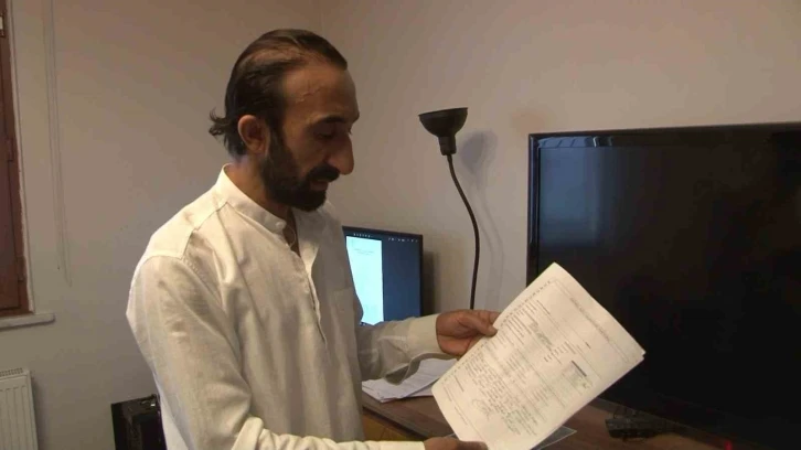 İstanbul&rsquo;dan yola &ccedil;ıktı Kocaeli&rsquo;de hendeğe takıldı: Arsasında darp edildi
