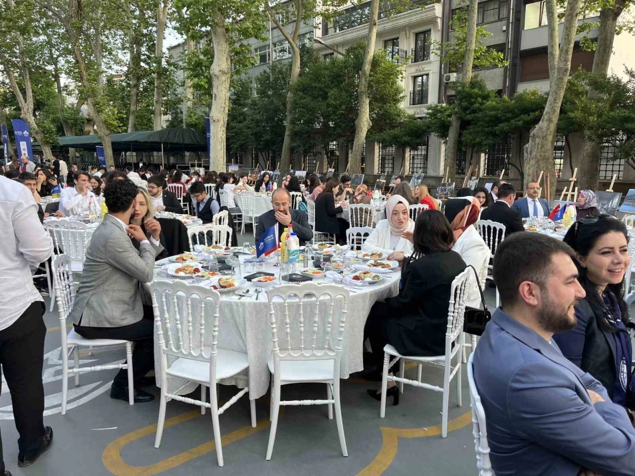 İstanbul Erkek Lisesi’nde Asırlık Okullar Vakfı Olağanüstü Genel Kurul ve Lansman töreni düzenlendi
