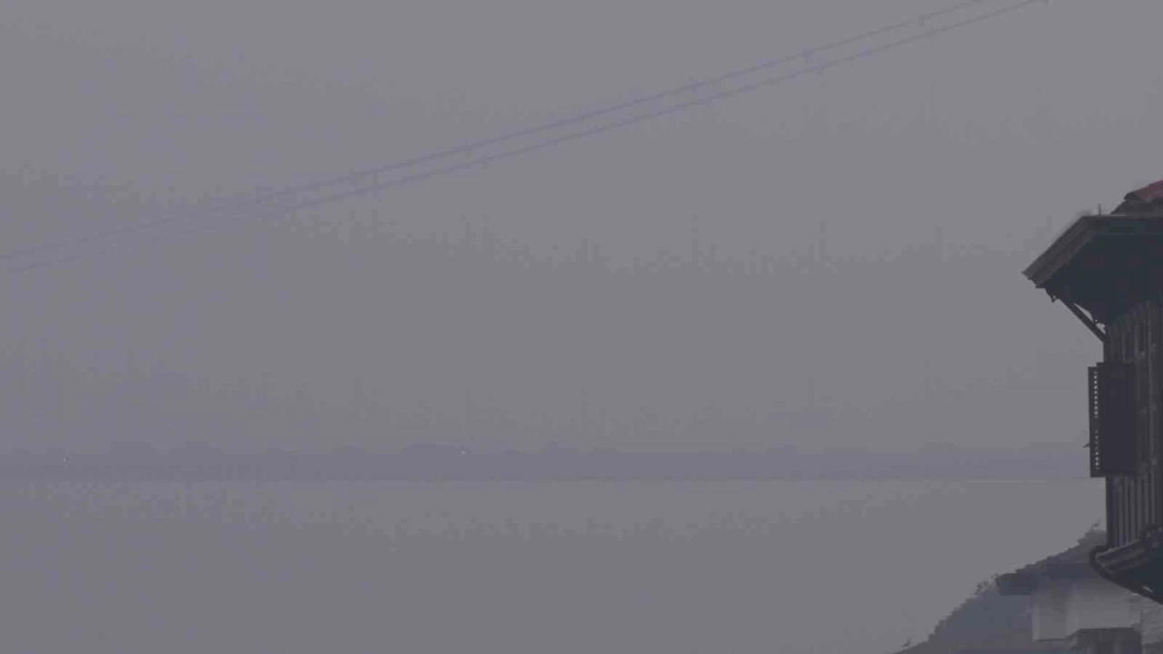 İstanbul güne yoğun sisle uyandı
