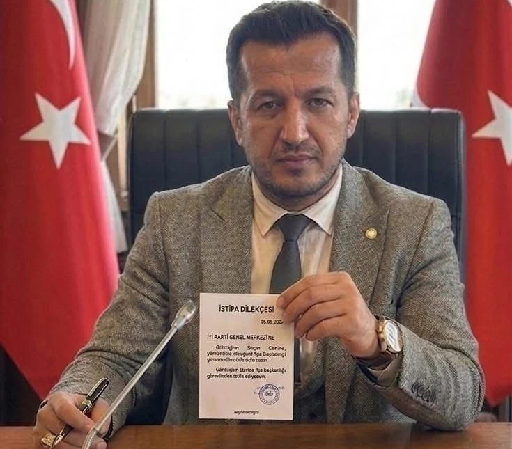 İYİ Parti Turgutlu İl&ccedil;e Başkanı Seyhan istifa etti
