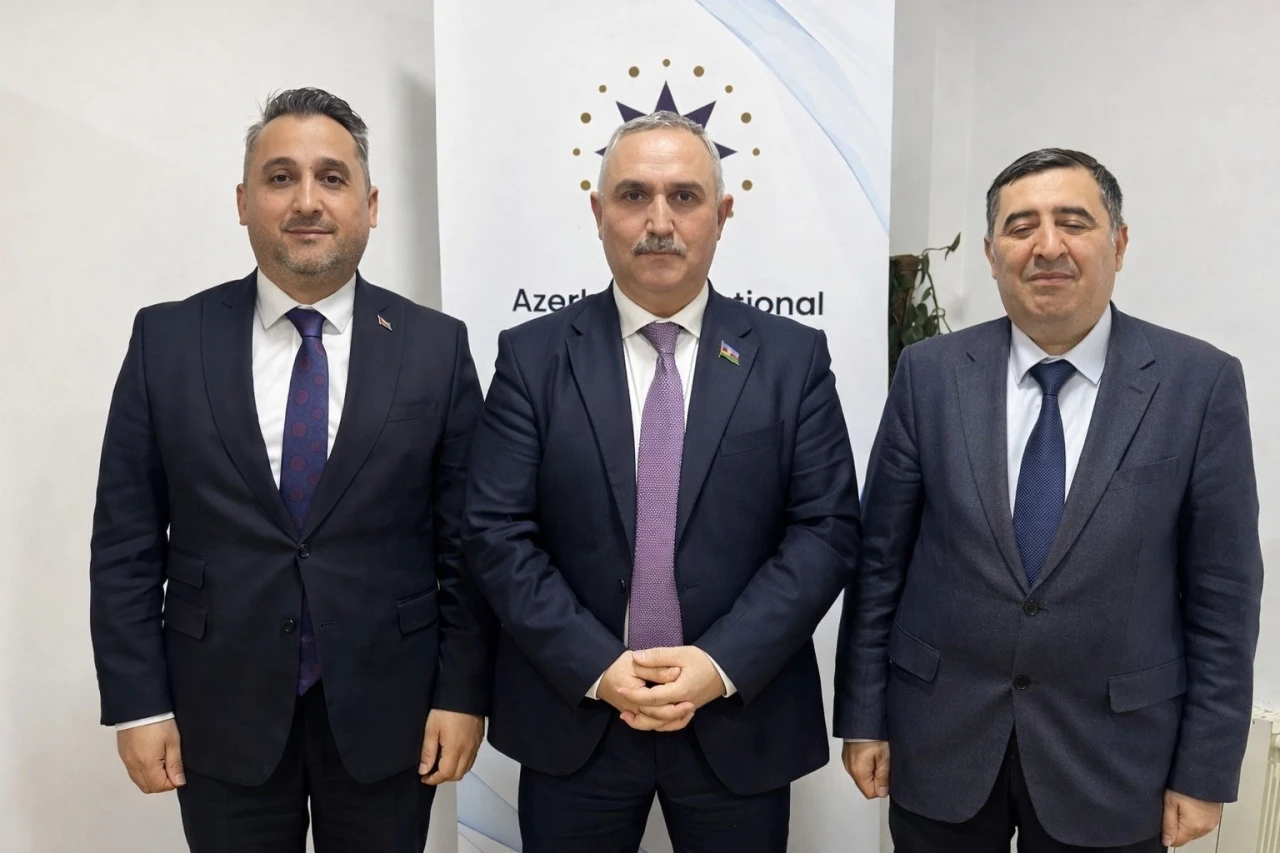 İZAZDER Başkanı Altay&rsquo;dan Bak&uuml;&rsquo;de sivil toplum diplomasisi
