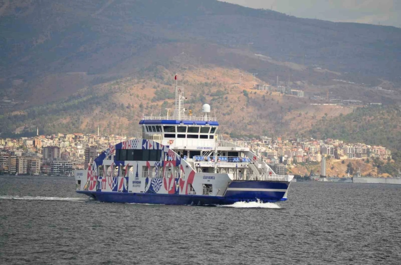 İZDENİZ&rsquo;in ek seferleriyle 20 bin ara&ccedil; trafiğe &ccedil;ıkmadı

