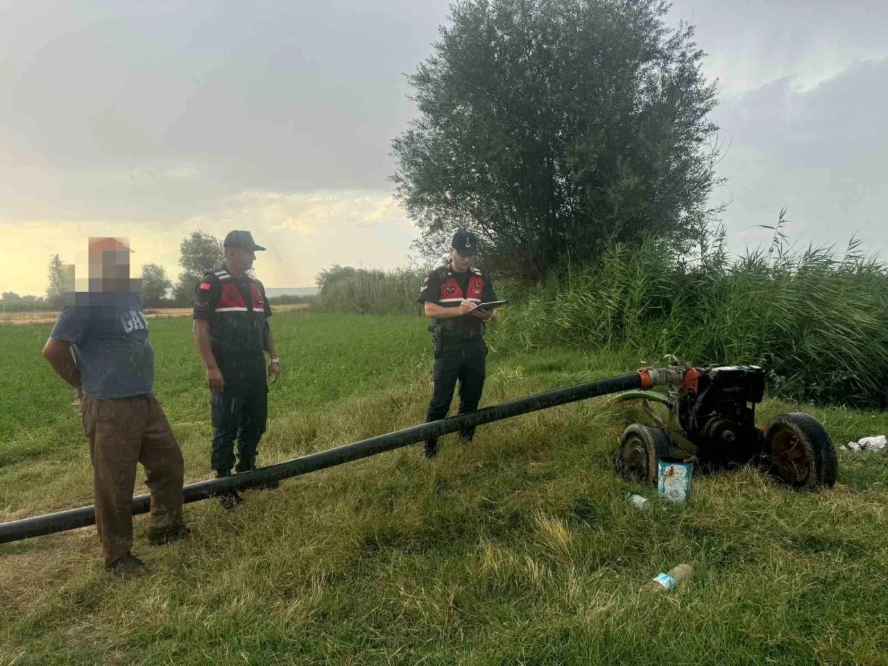 İzinsiz şekilde tarımsal sulama yapan şahıslara jandarma idari işlem uyguladı
