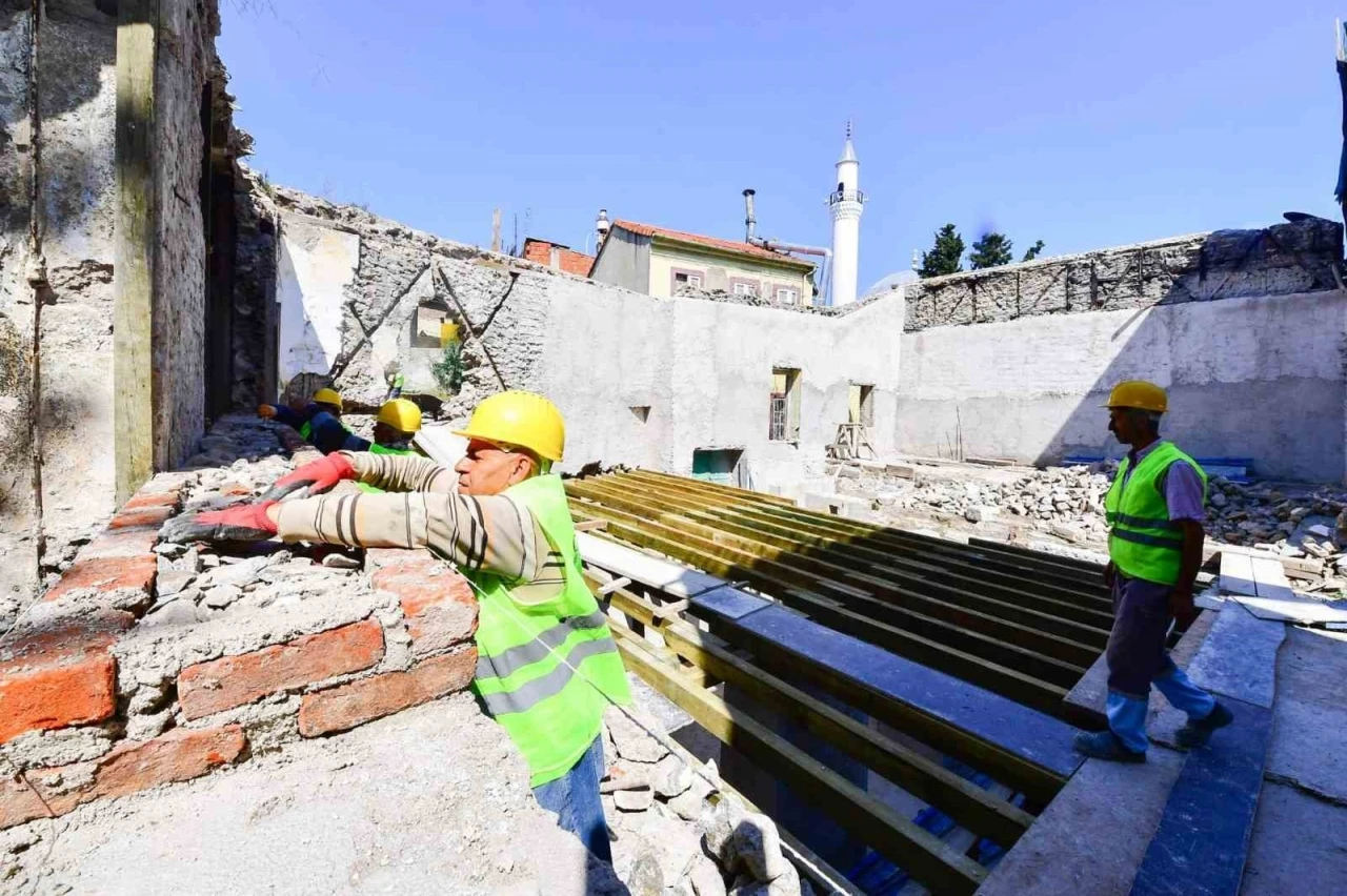 İzmir B&uuml;y&uuml;kşehir Belediyesi&rsquo;nden kamuya b&uuml;y&uuml;k destek
