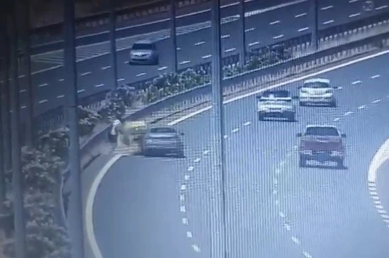 İzmir’de 1 kişinin öldüğü feci kaza kamerada
