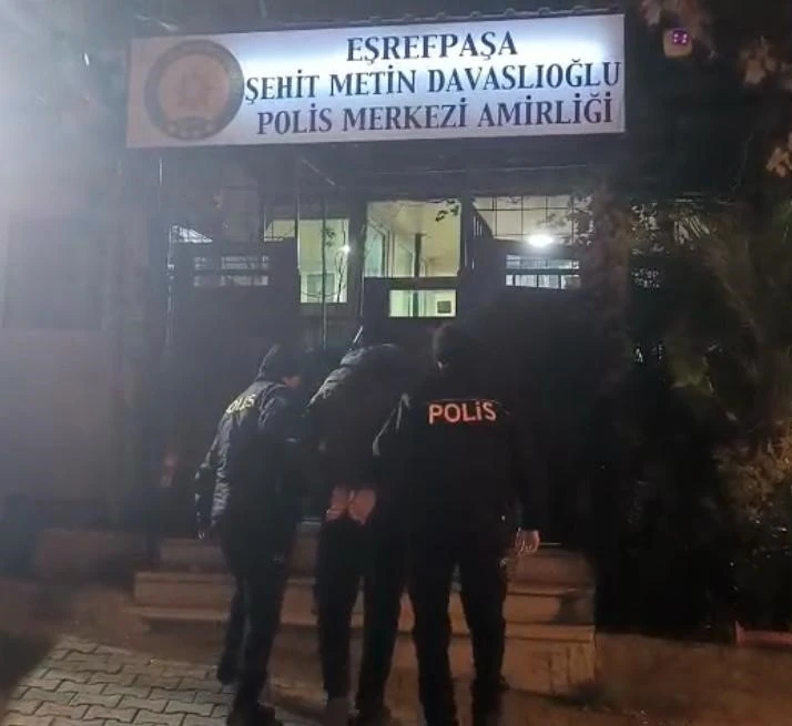 İzmir&rsquo;de 19 yıl hapis cezası bulunan firari yakalandı
