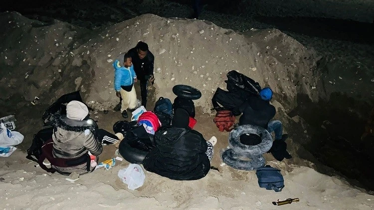 İzmir’de 7 düzensiz göçmen yakalandı, 34 göçmen kurtarıldı
