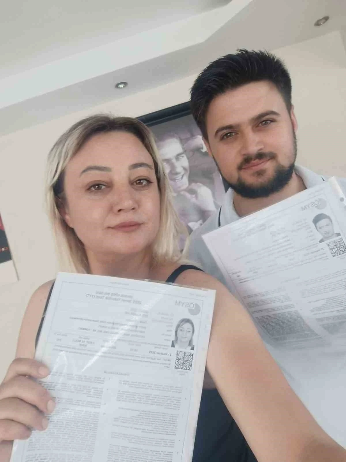İzmir’de anne-oğul sınav heyecanını birlikte paylaştı
