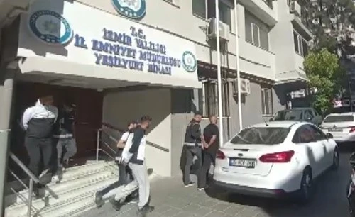 İzmir&rsquo;de &ccedil;&ouml;kertilen gasp &ccedil;etesinin 2 &uuml;yesi tutuklandı
