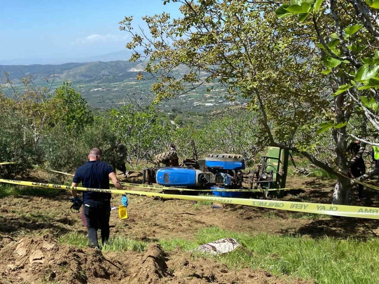İzmir’de devrilen traktörün altında kalan sürücü yaşamını yitirdi
