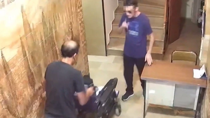 İzmir’de engelli vatandaşın akülü sandalyesini çalan vicdansızlar yakalandı