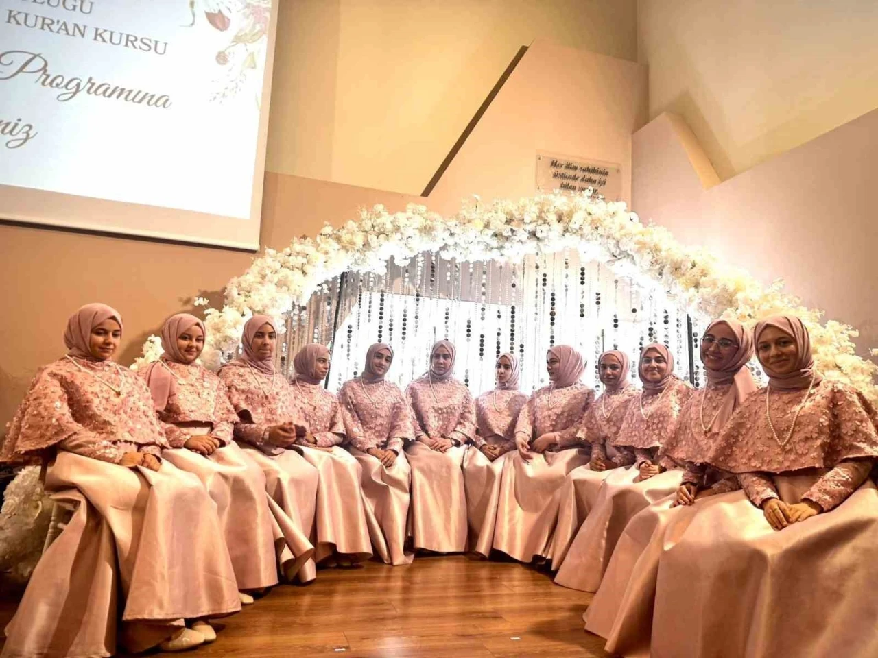 İzmir’de genç hafizeler icazetlerini aldı
