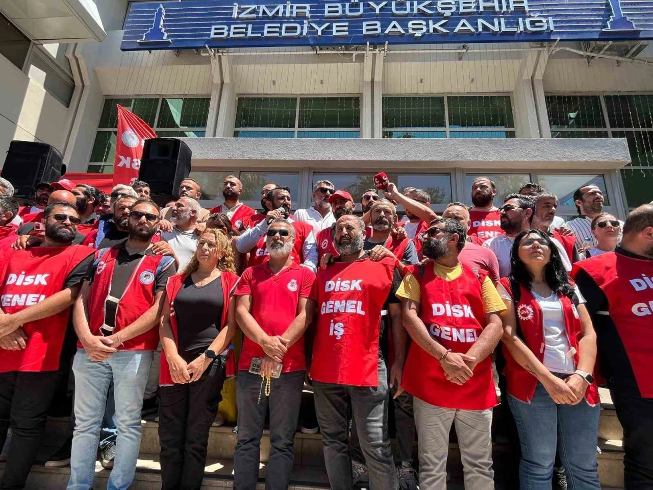 İzmir’de grev bitiyor; 7’inci gününde işçiler kararını verdi
