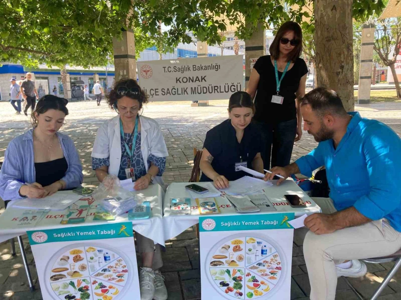 İzmir’de sağlıklı yaşam için boy ve kilo ölçümü uygulaması
