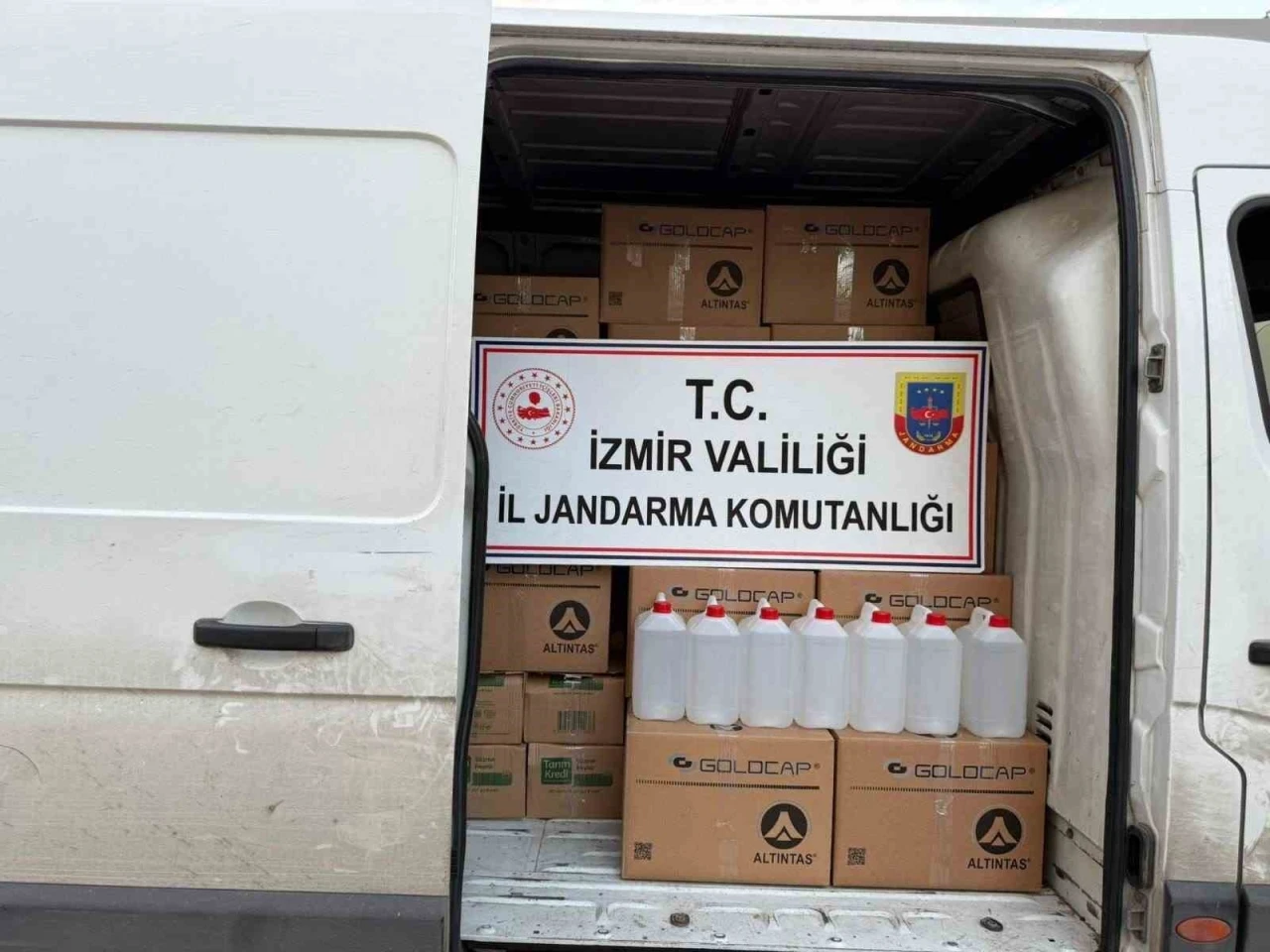 İzmir’de sahte alkol baskını: Piyasa değeri 1.3 milyon TL
