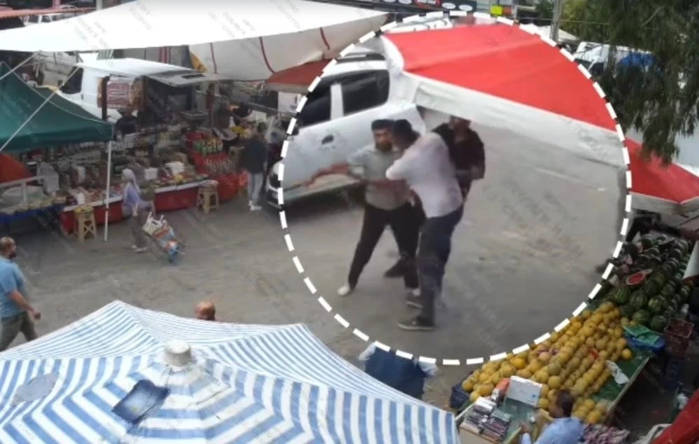 İzmir&rsquo;de zabıta ekiplerine bı&ccedil;aklı ve kasalı saldırıda ş&uuml;pheli tutuklandı
