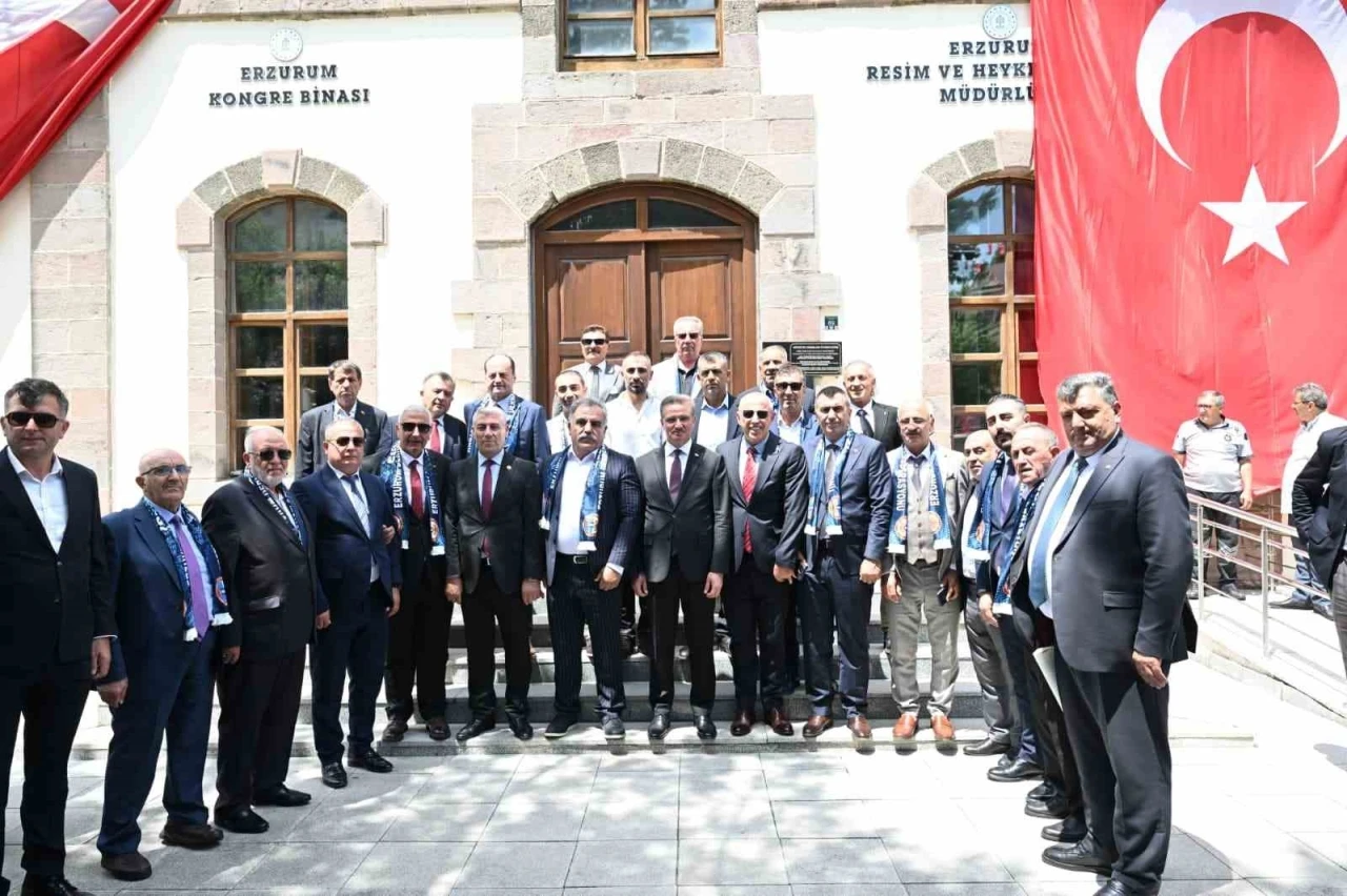 İzmir&rsquo;deki Erzurumlular memleket ziyareti ile hasret giderdi
