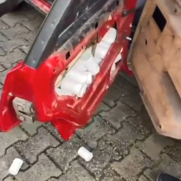 İzmir&rsquo;den G&uuml;rcistan&rsquo;a uyuşturucu sevkiyatı Artvin polisine takıldı
